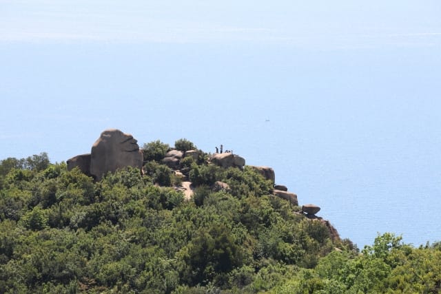 玉野市・王子が岳の海を望む静かな風景