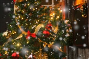 クリスマスイブに人生の節目を迎える想いを表したクリスマスツリー