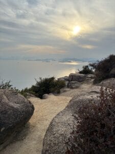 玉野市王子が岳でのフォト婚撮影、瀬戸内海に沈む夕日と美しい夕焼け