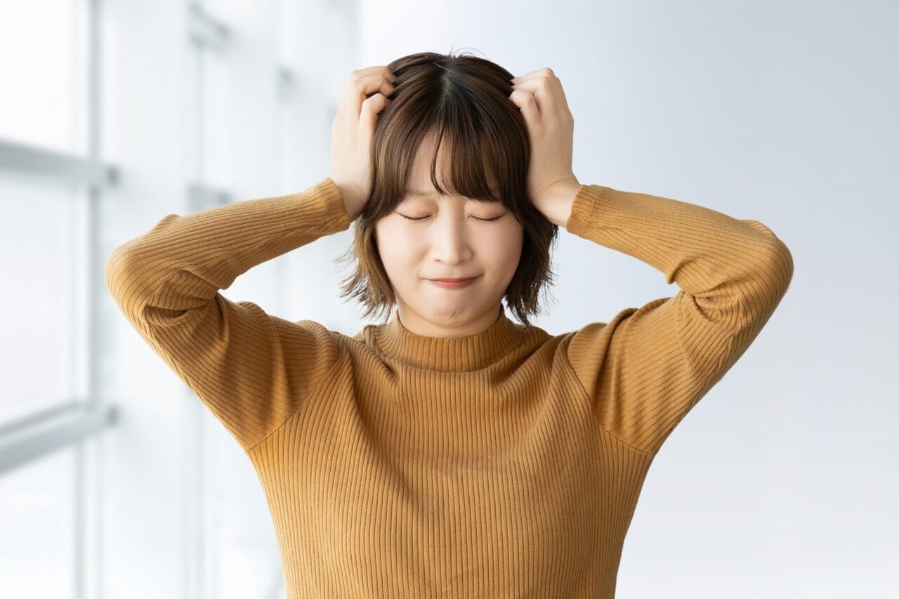 趣味が合わず悩む婚活中の女性