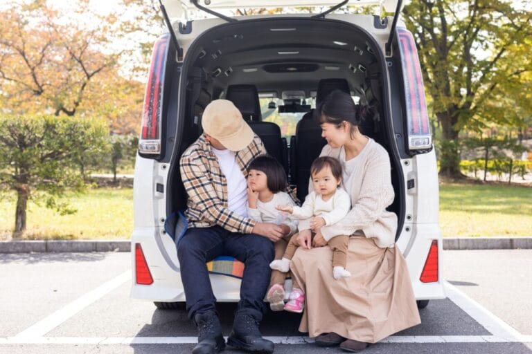 全国転勤の生活の中で休日にお出かけを楽しむ家族の様子