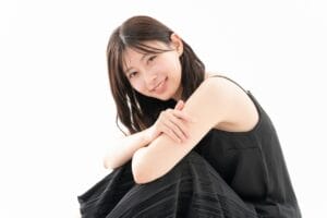 笑顔の女性 ポートレート 恋愛経験なしでも婚活を前向きに考える20代女性のイメージ